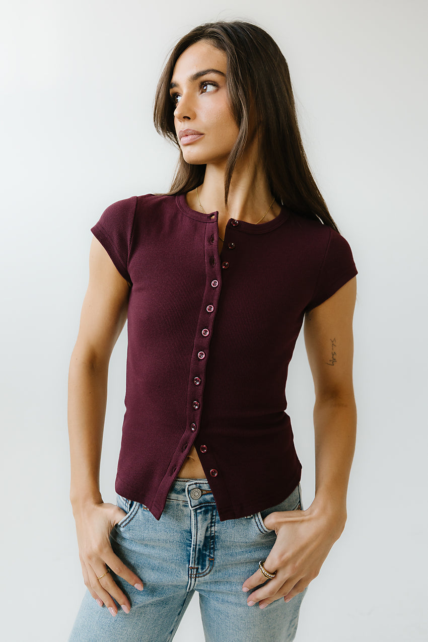 Vestia Button Up Tee in Burgundy