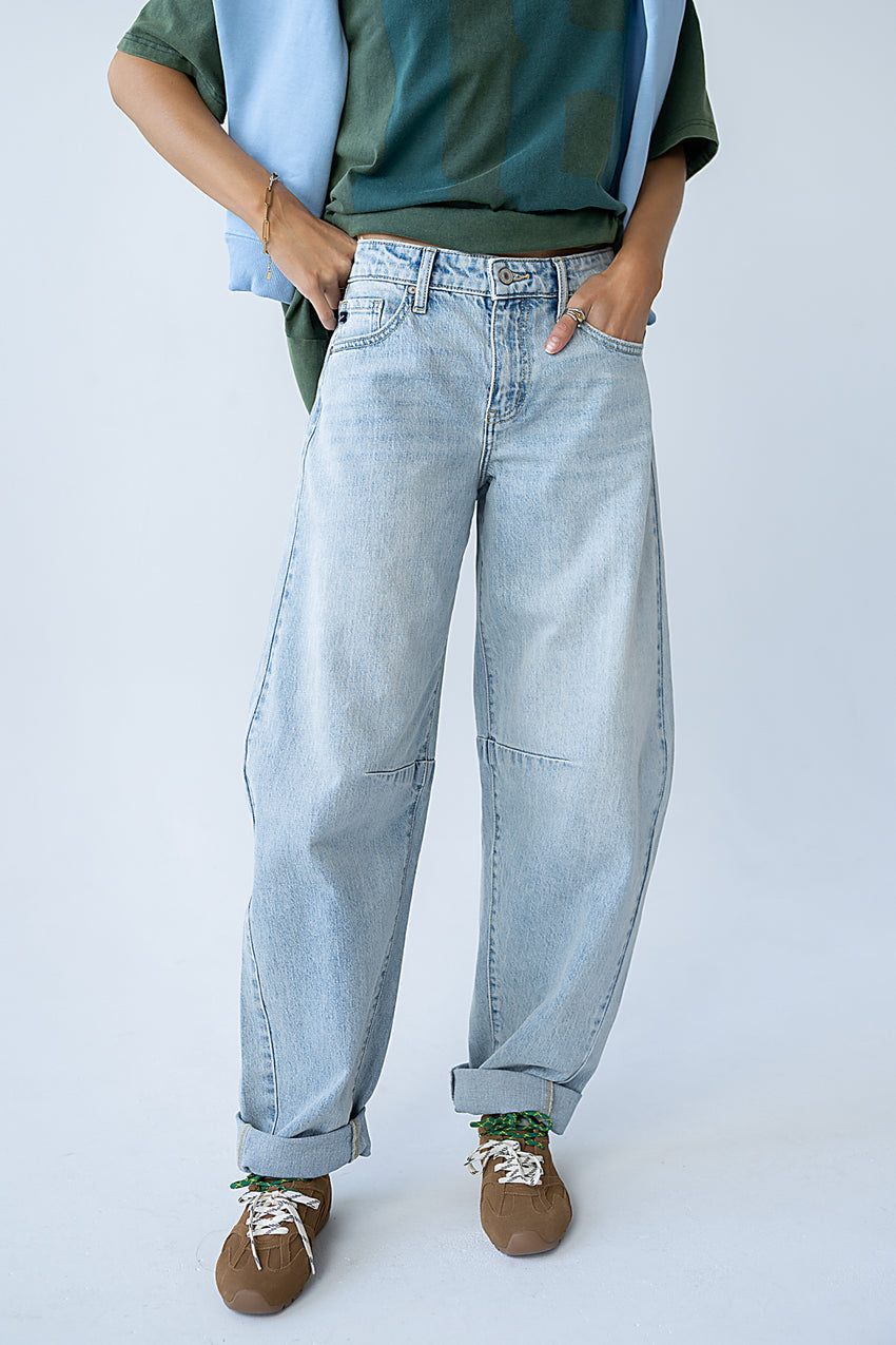 Tiana Barrel Jeans in Light Wash