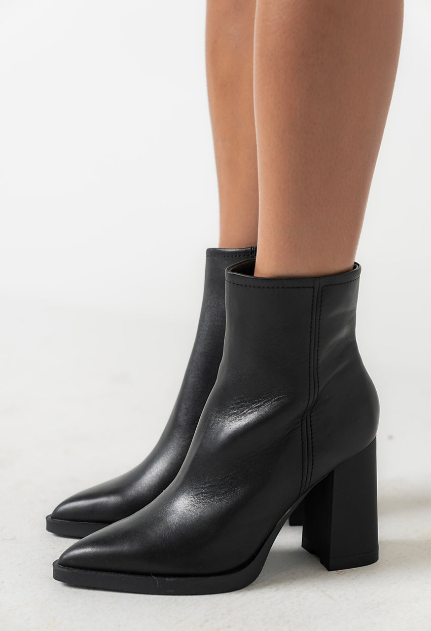Steve Madden Harden Ankle Bootie
